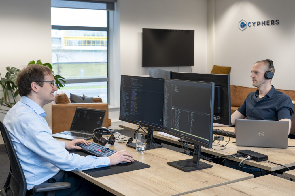 Team bespreekt inzichten tijdens een werksessie